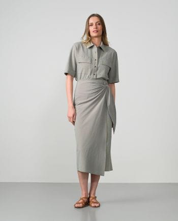 Wrap-style skirt in gingham seersucker fabaric