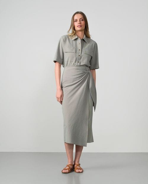 Wrap-style skirt in gingham seersucker fabaric