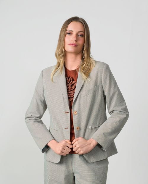 Chaqueta corta semi-entallada en seersucker de cuadro vichy