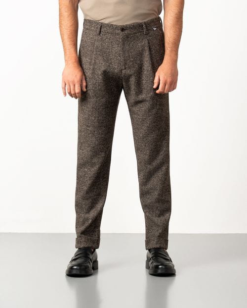 Pantalón de una pinza con cordón y goma en la cintura en cuadro gales de franela de punto