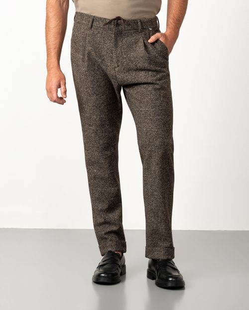 Pantalón de una pinza con cordón y goma en la cintura en cuadro gales de franela de punto