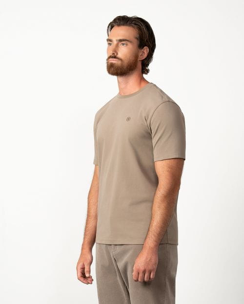Plain short sleeved T-shirt of circulat-knit with 'powdery finish'