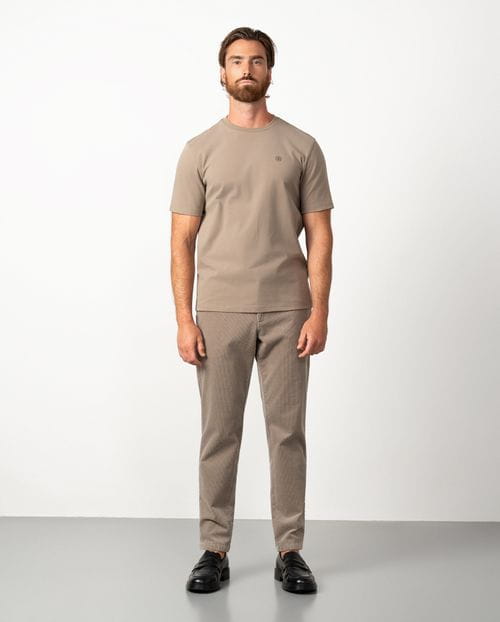 Plain short sleeved T-shirt of circulat-knit with 'powdery finish'