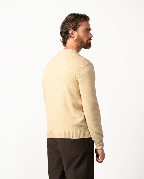 Crew-neck pullover in a plain knit made from a wool blend with details in shoulders and armholes