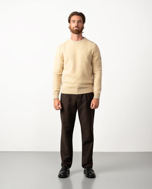 Crew-neck pullover in a plain knit made from a wool blend with details in shoulders and armholes