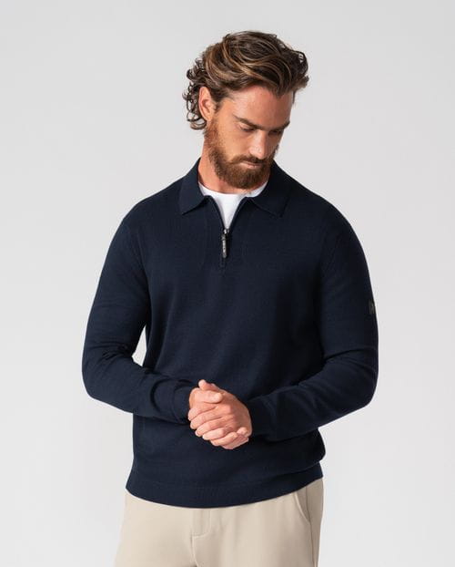 Fine-knit longsleeved polo shirt with a zip
