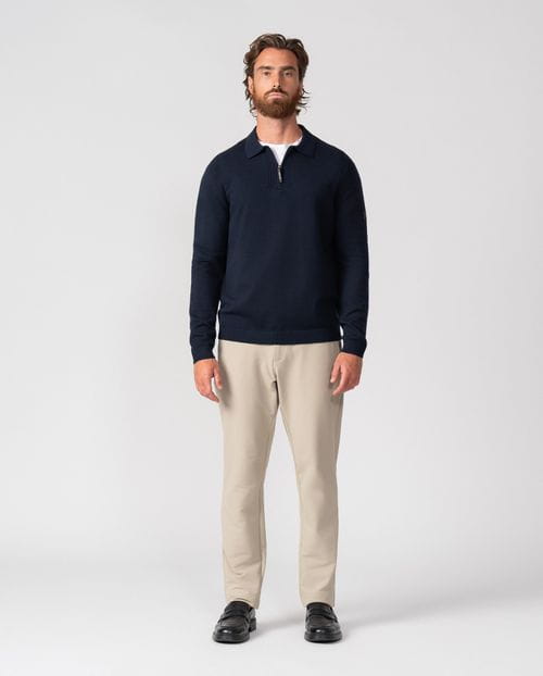 Fine-knit longsleeved polo shirt with a zip