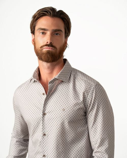 Camisa sport slim fit en microestampado sobre fondo `melange´