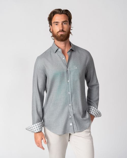 Relaxed fit sport shirt in wool blend and hidden button collar