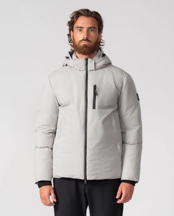 Cazadora ultraligera de capucha desmontable en tejido técnico elástico water repellent