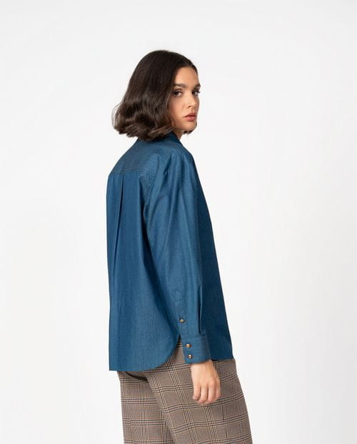 Camisa tejana con corbata extraíble y bolsillo en pecho