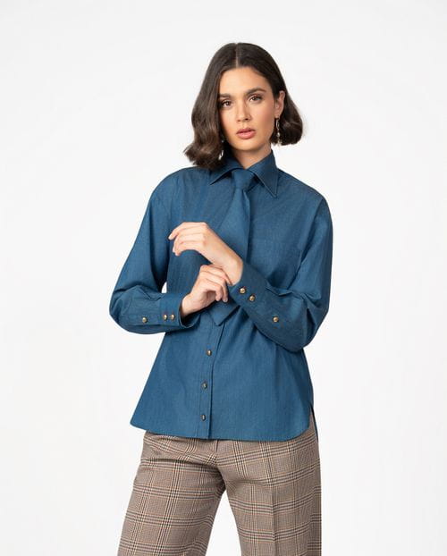 Camisa tejana con corbata extraíble y bolsillo en pecho