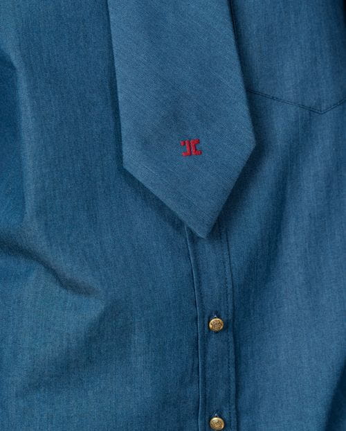Camisa tejana con corbata extraíble y bolsillo en pecho