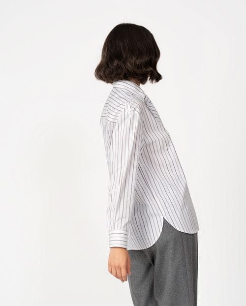 Masculine-style shirt with detachable tie in striped poplin fabric