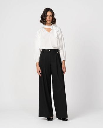 Pantalón de dos pinzas estilo masculino confeccionadao en una franela lavable