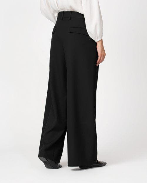 Masculine-style pleated trousers crafted in washable flannel