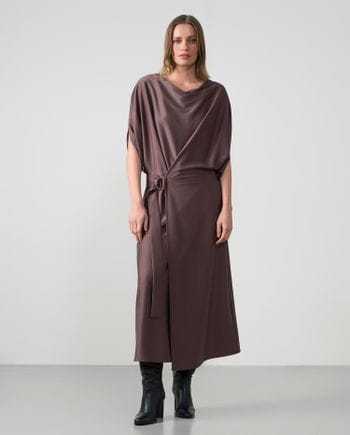 Vestido midi fluido con efecto pareo y escote drapeado