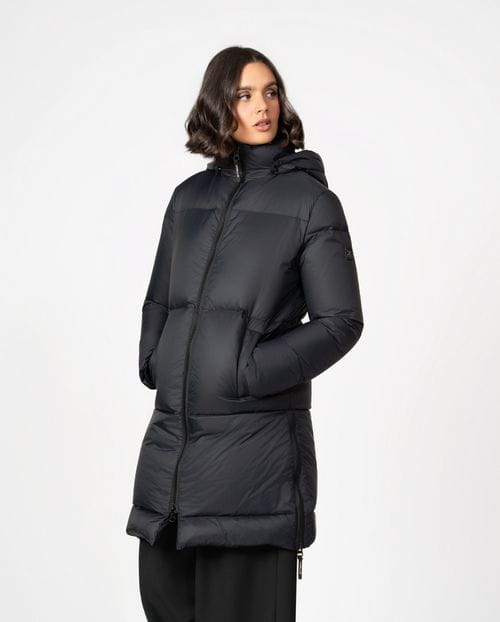 <p>Midi length hooded down coat with zipper, made in water-repellent fabric and filled with real down and feather</p>