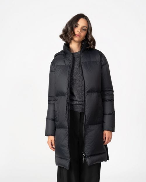 <p>Midi length hooded down coat with zipper, made in water-repellent fabric and filled with real down and feather</p>