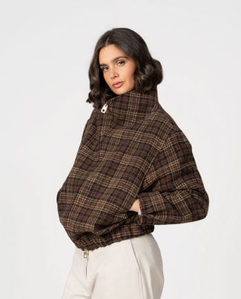 Chaquetón estilo cazadora con cuello chimenea y cremallera en paño de lana virgen de cuadros Tartán