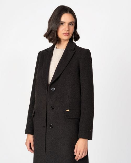 Structured coat with classic aesthetic in wool mouflon fabric
