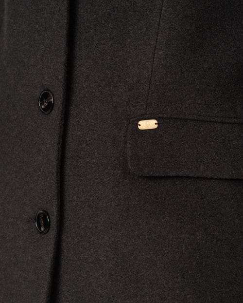 Structured coat with classic aesthetic in wool mouflon fabric