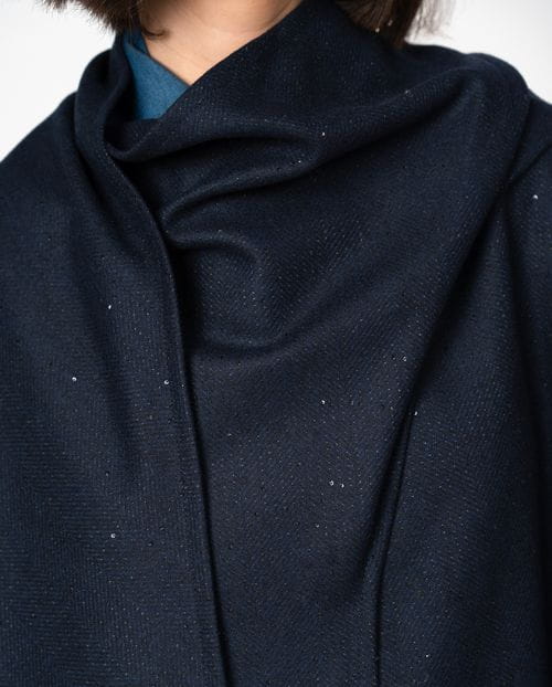 Abrigo largo elegante con cuello bufanda en lana ligera con lentejuelas a tono