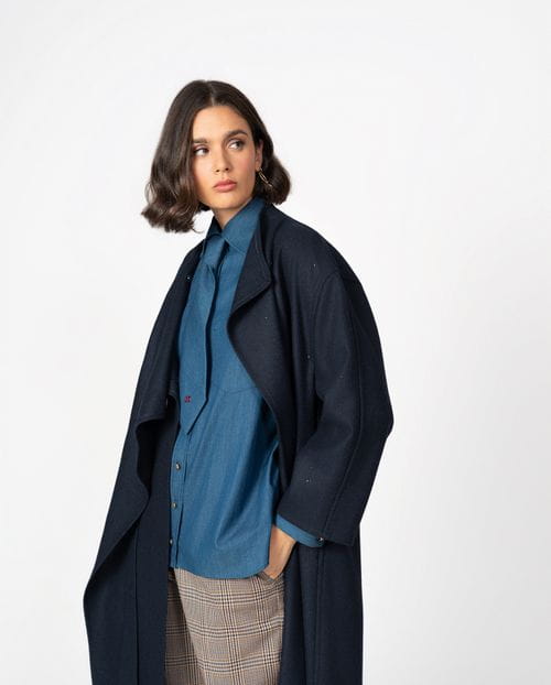 Abrigo largo elegante con cuello bufanda en lana ligera con lentejuelas a tono