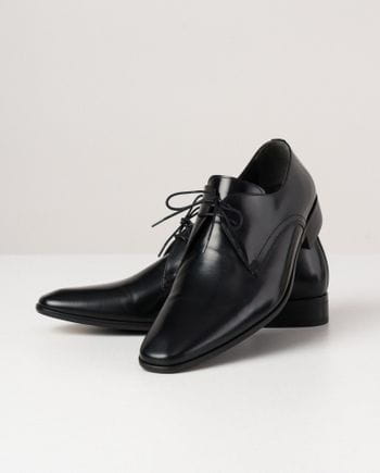 Black dress Blucher shoe of semi-shine leather