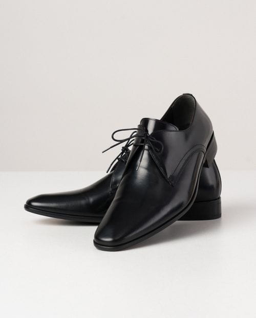 Black dress Blucher shoe of semi-shine leather
