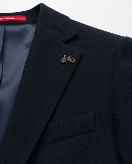 Blazer type jacket of elastic wool blend structure