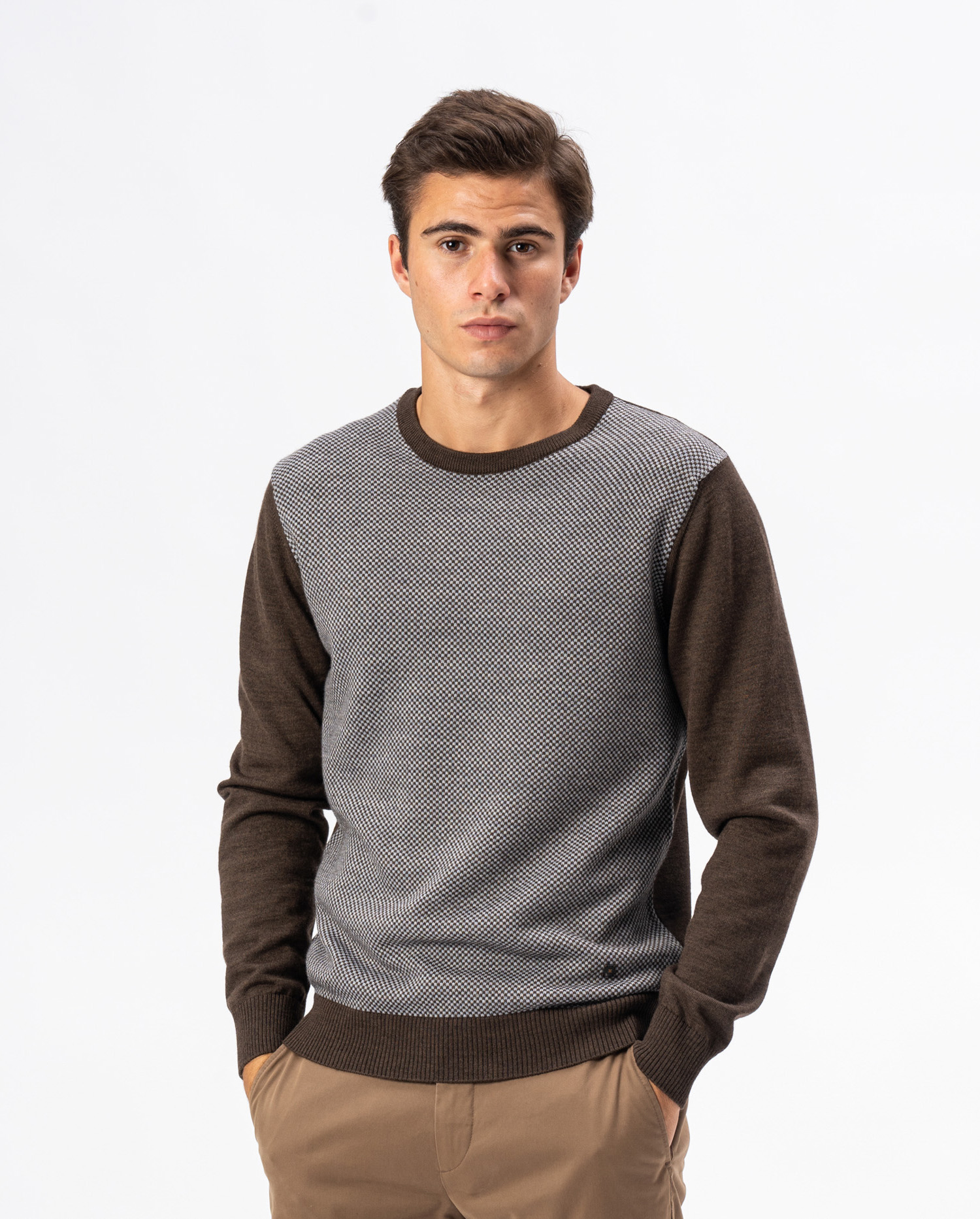 Plain crew neck sweater combined with 