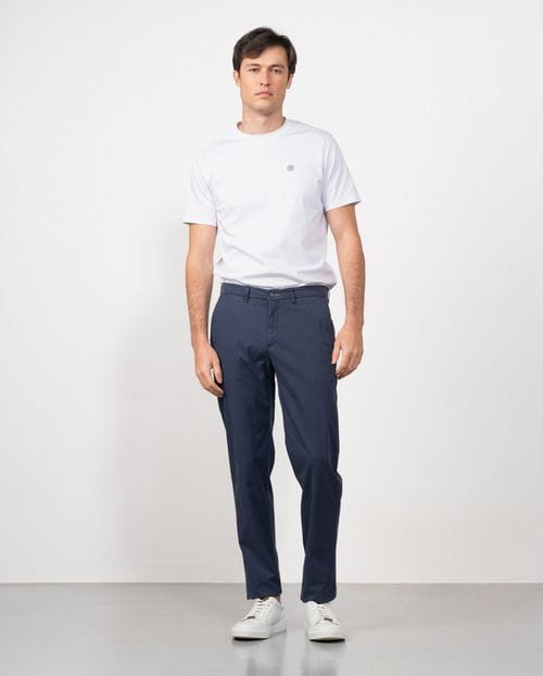 Pantalón sport chino slim fit en sarga lisa de algodón elástico