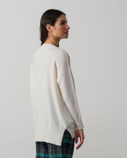 Jersey amplio de lana con manga caída y cuello caja