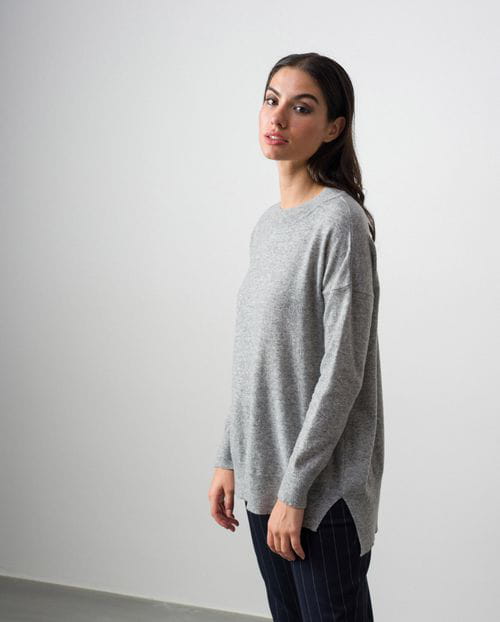 Loose-fitting  wool sweater with dropped shoulder and round collar