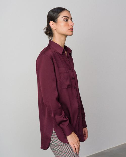 Satined long blouse with side vents