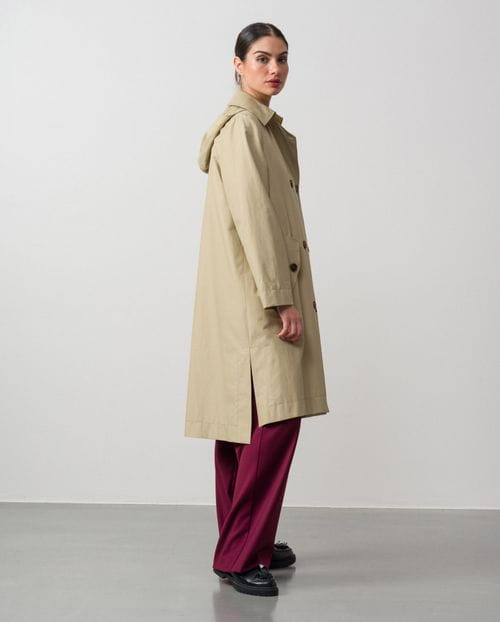 Gabardina cruzada con capucha repelente al agua