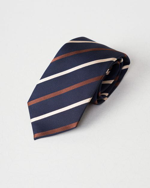 Silk tie in stripped jacquard pattern