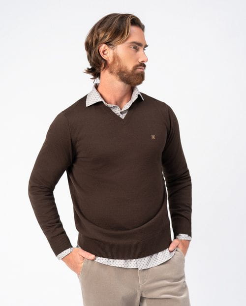 Knitted plain V-neck pullover