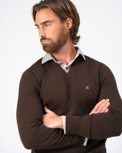 Knitted plain V-neck pullover