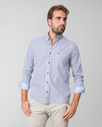 Camisa de rayas bicolor regular fit en algodón y con botón en el cuello