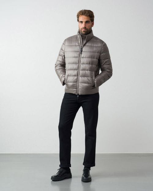 <p>Sport 'piumino style' padded jacket with synth feathers</p>