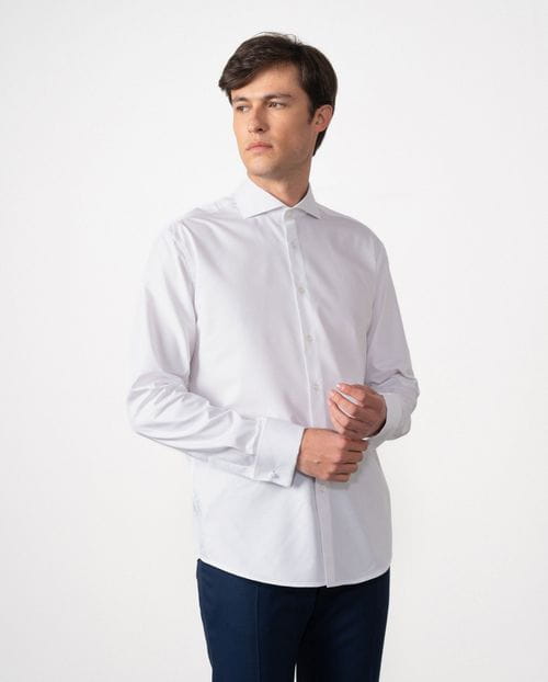 Camisa de vestir relaxed fit en microestructura de algodón mezcla