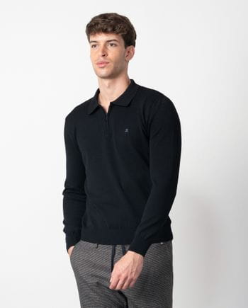 Long sleeve polo shirt with zipper made of plain knit