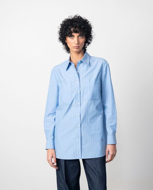 Blusón largo en popelín de algodón azul con raya diplomática