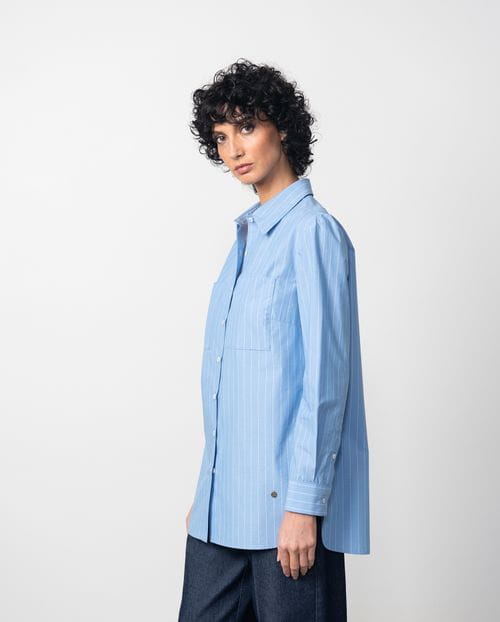 Blusón largo en popelín de algodón azul con raya diplomática