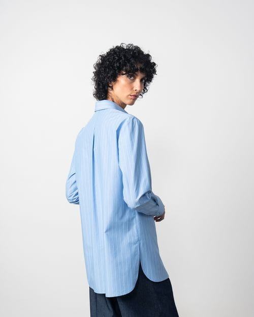 Blusón largo en popelín de algodón azul con raya diplomática