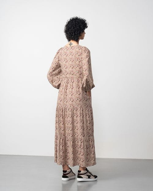 Vestido largo fruncido en viscosa estampada