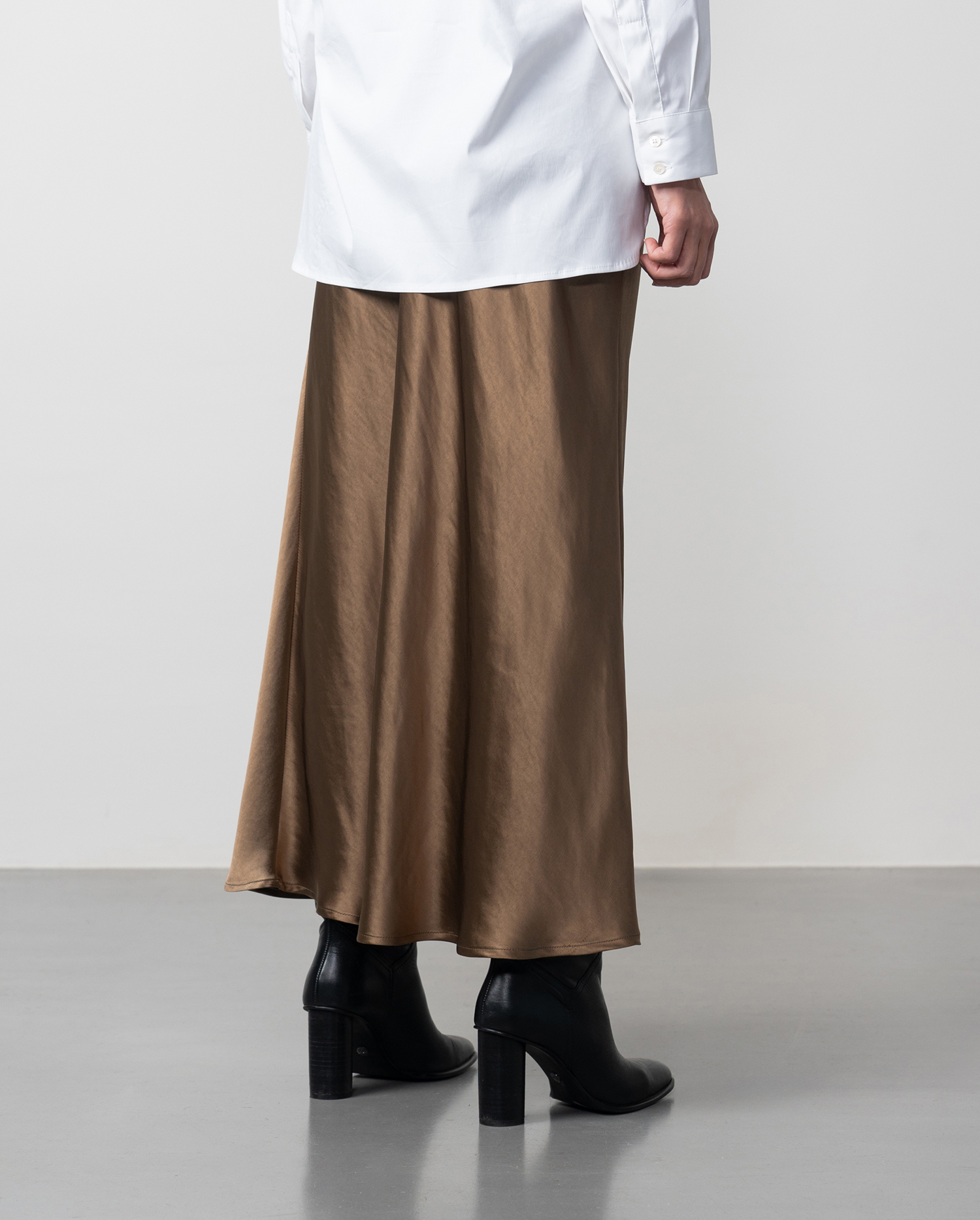 ★SCULPTOR★ Braid Detail Satin Skirt Brown SC24A418BR 7/8 Front Slit Ribbon Skirt - Ash – KES