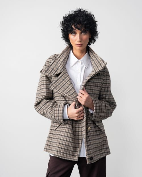 Chaquetón de cuello chimenea en lana de cuadros de doble faz